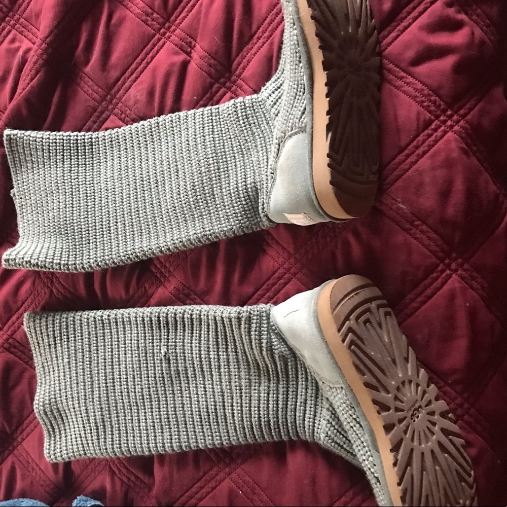 Like New Has Two Tiny Pulls On One Boot Ugg’s - image 5